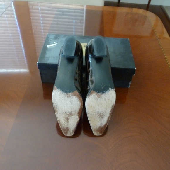 Stuart Weitzman Brown Croc Pumps EUC - Picture 3 of 6